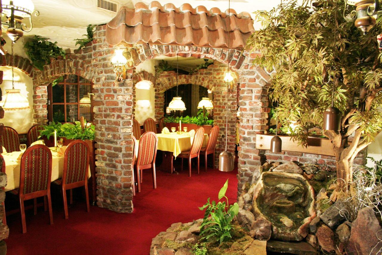 Hotel Restaurant Cristal Винтсенайм Экстерьер фото